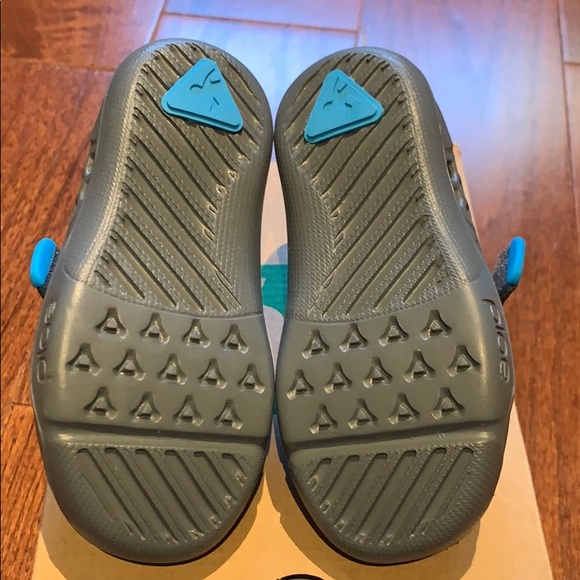 NEW PLAE shoes - Picture 4 of 6